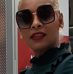 Meet your Posher, Tania